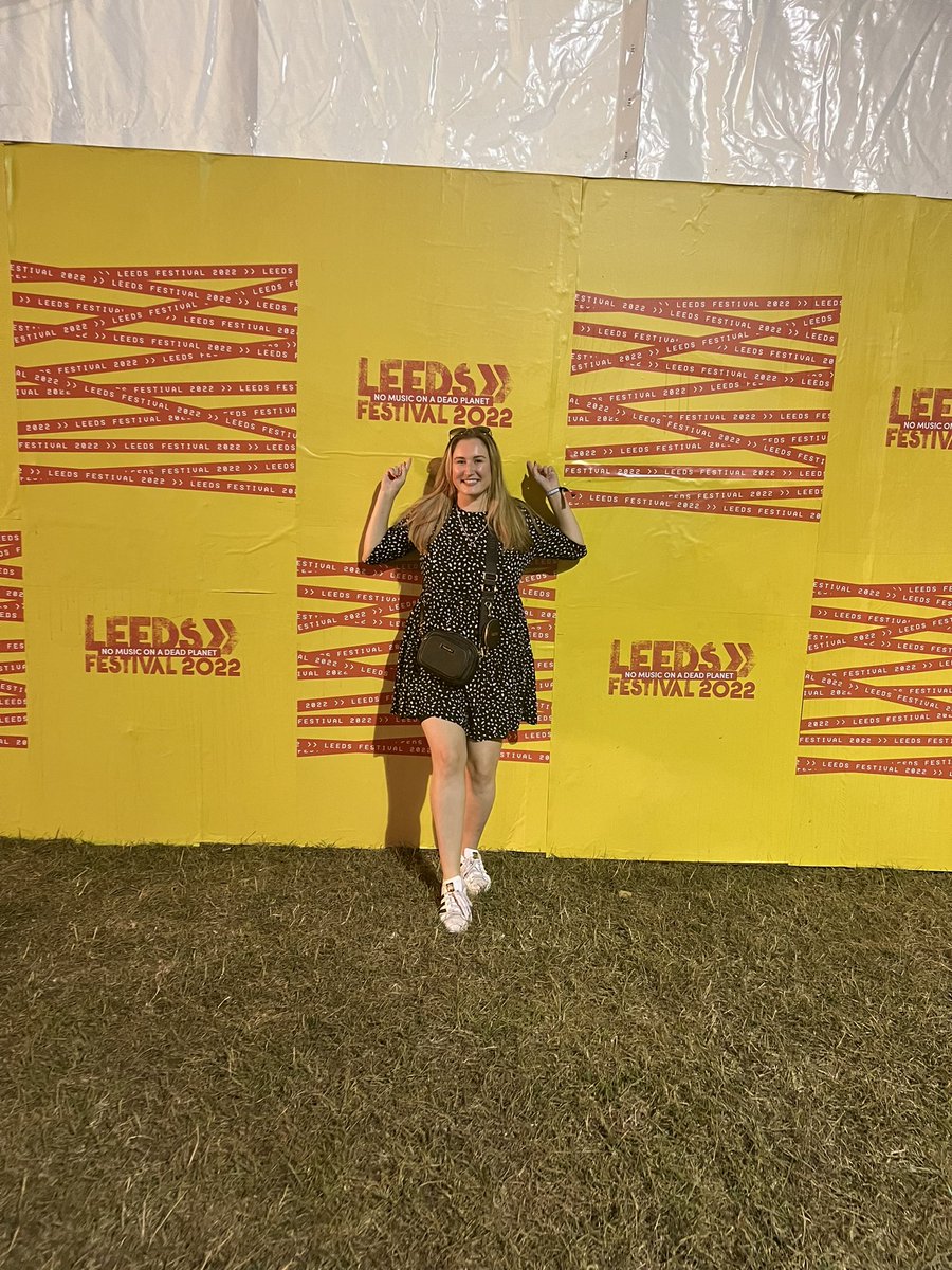 chloelchalmers's tweet photo. The best weekend at Leeds 💛
#nomusicondeadplanet https://t.co/yhCvd8xUHo