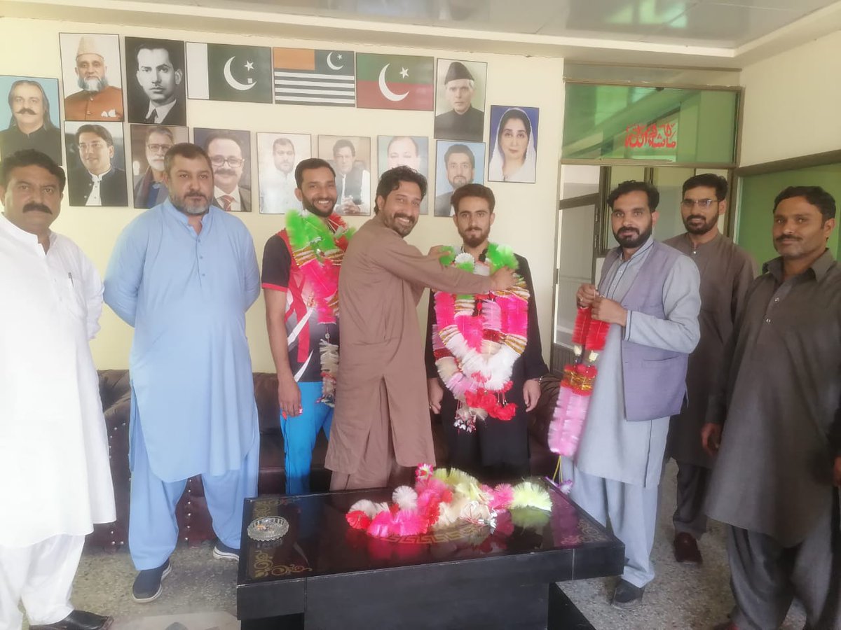 Sardarkhattab's tweet photo. حلقہ ایل اے 20 پونچھ 03 کھائیگلہ ٹاون سے متحرک سیاسی سماجی شخصیات سردار زبیر خورشید اور سردار علی خلیل کو طور پر پی ٹی آئی میں شمولیت پر خوش آمدید کہتے ہیں۔ https://t.co/tEVXCK5XRc