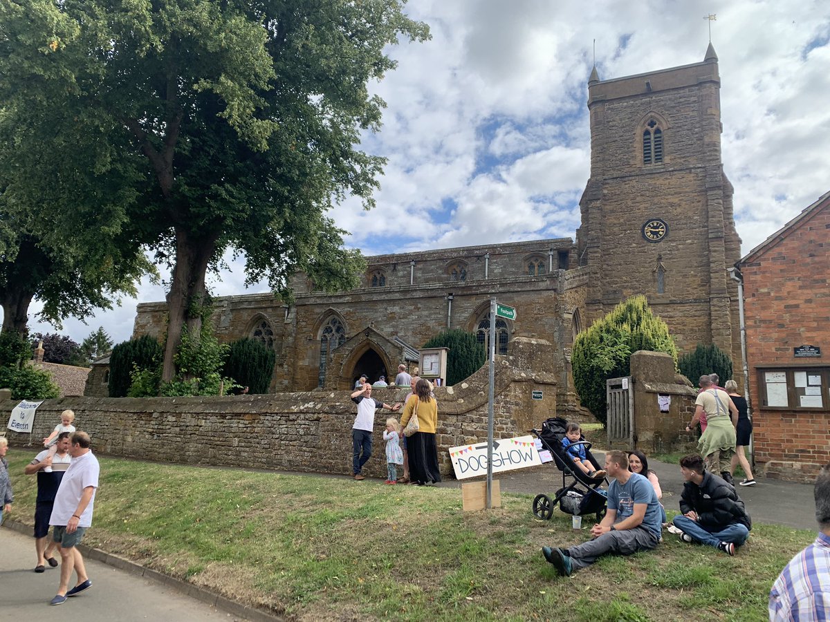 ukb00tlegs's tweet photo. Local village closed for annual fete #everdon https://t.co/bWquz7RKqx