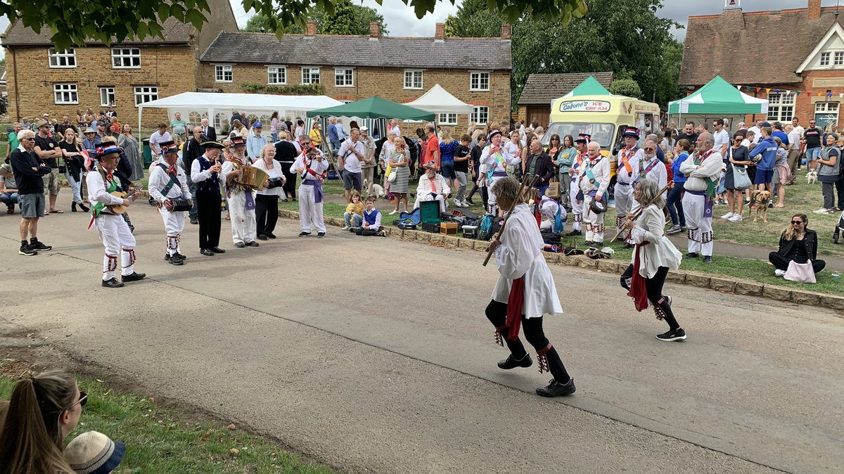 ukb00tlegs's tweet photo. Local village closed for annual fete #everdon https://t.co/bWquz7RKqx