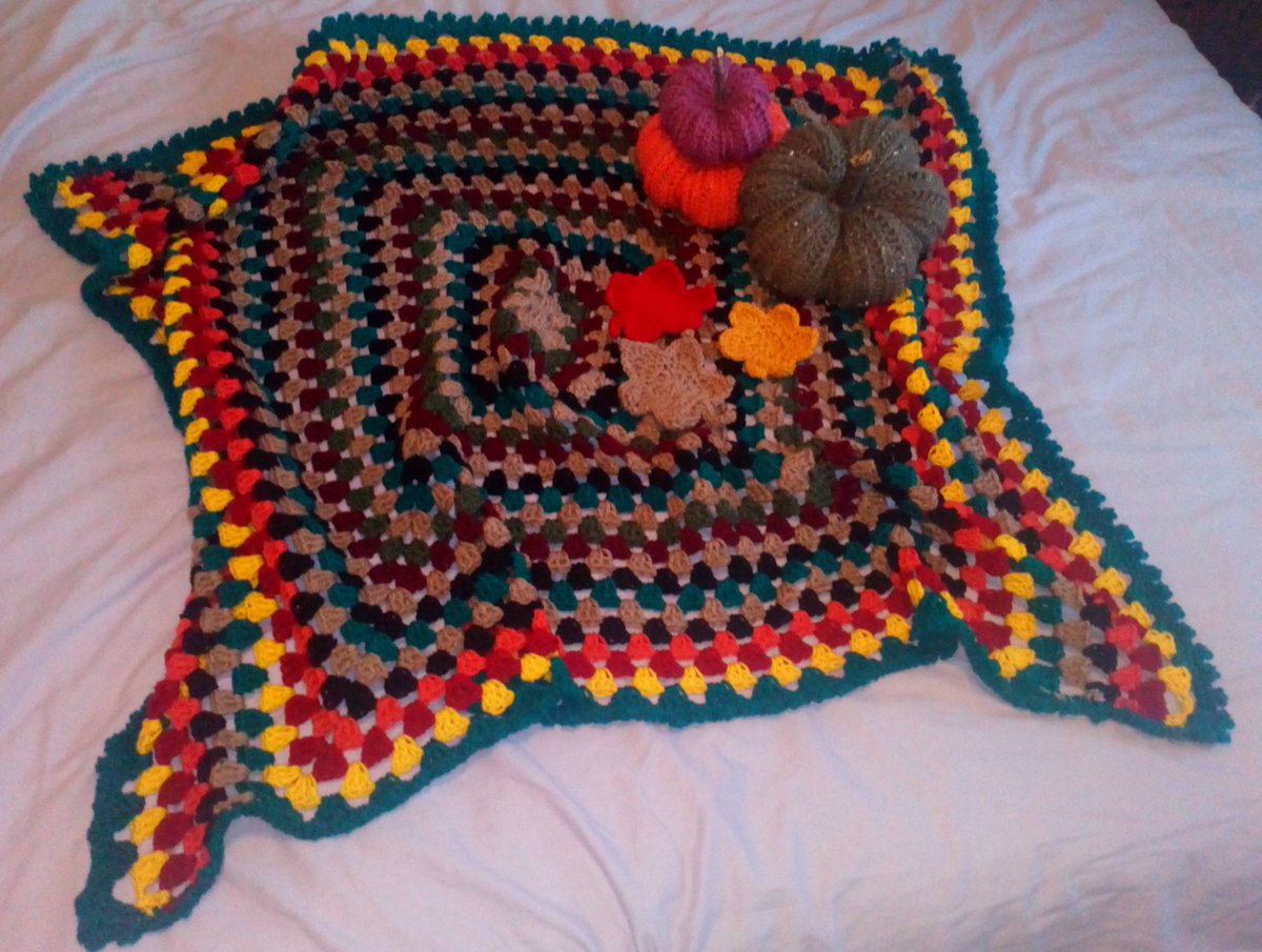 debaurasdesign1's tweet photo. Fireside Throw. Get your home ready for Autumn/Halloween
#cozythrow #autumnthrow #crochetthrow #halloweenthrow
https://t.co/8mPmDkfxYb https://t.co/2QhUZnvPyg