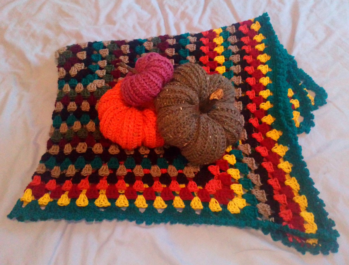 debaurasdesign1's tweet photo. Fireside Throw. Get your home ready for Autumn/Halloween
#cozythrow #autumnthrow #crochetthrow #halloweenthrow
https://t.co/8mPmDkfxYb https://t.co/2QhUZnvPyg