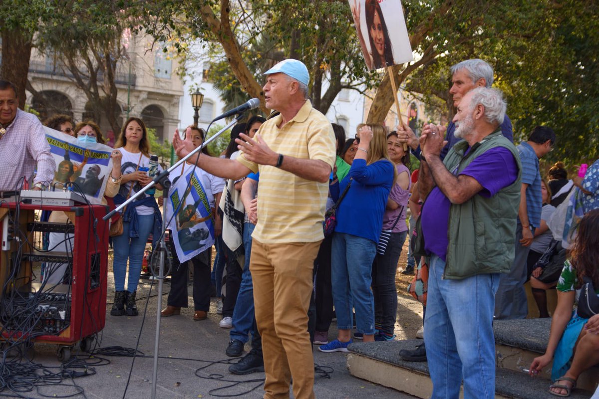 walterrwayar's tweet photo. Batalla que daremos hasta que la Argentina sea verdaderamente independiente económicamente, justa  socialmente y soberna. 

@FrenteDeTodos @SenadoresFDTSla

#walterwayar #cristinaCFK
#justiciasocial https://t.co/7T3gtSB7Uy