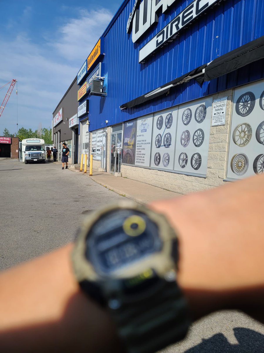 s_imonho's tweet photo. Customer asks me why aren’t you open? 
They managers who has the key aren’t here yet… https://t.co/ODtIFY0CEn