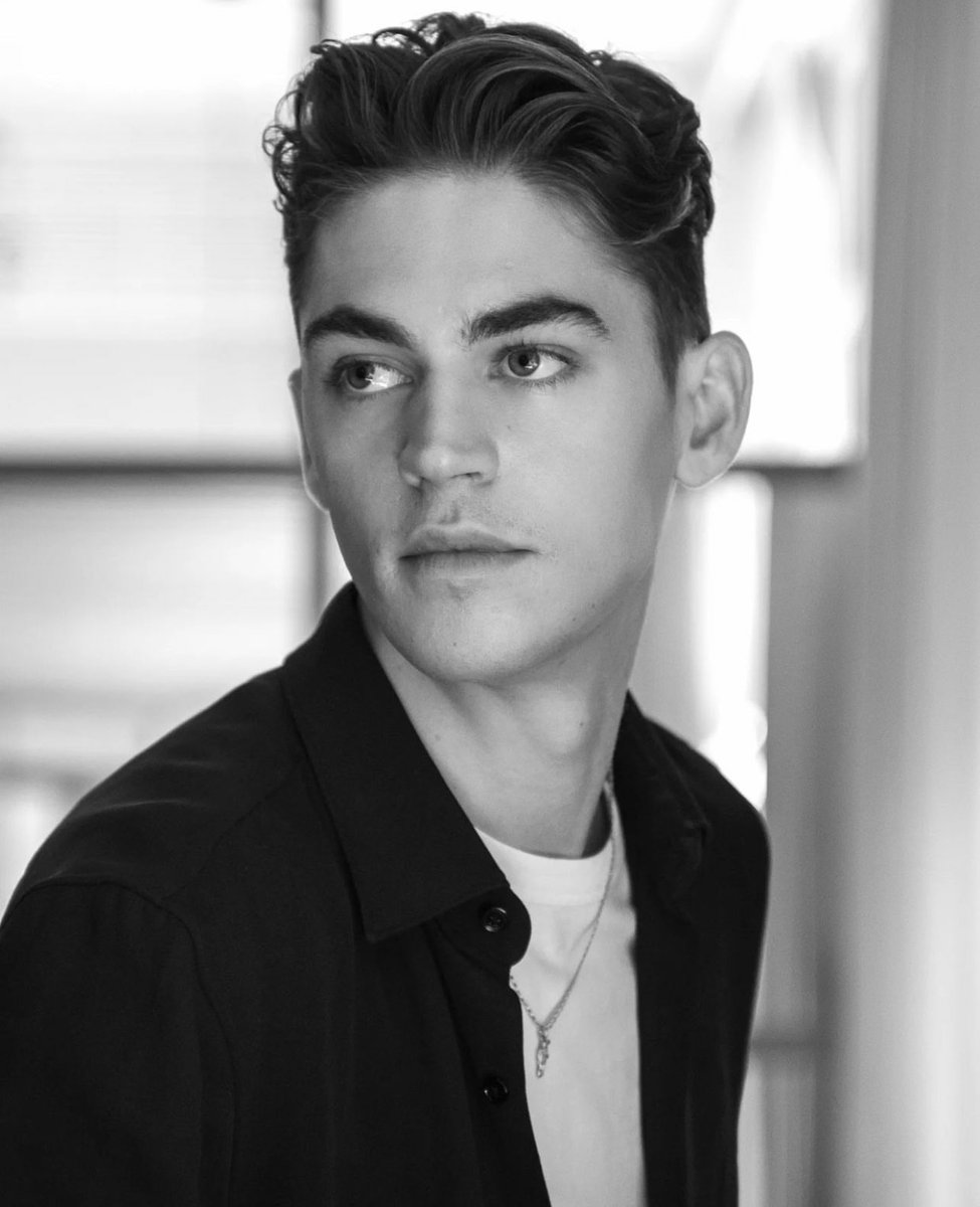 herofthourly's tweet photo. he is perfection https://t.co/VeT1cUfzf2