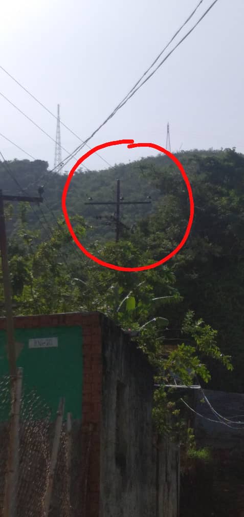 Es urgente la tala, en este caso, ya q crecen muy rápido los árbol al rededor del poste ocasionando cortos cada vez q la brisa mueve sus rama ubicado en el sector la Adobera  justo detrás de mi casa en la Av. Las Acacias #89-15. <a href="/CorpoelecInfo/">Corpoelec Informa</a> <a href="/NestorLReverol/">Néstor Reverol</a> <a href="/jfuenmayor/">Jesús Fuenmayor</a> <a href="/bconej/">Braulio Conejero</a>