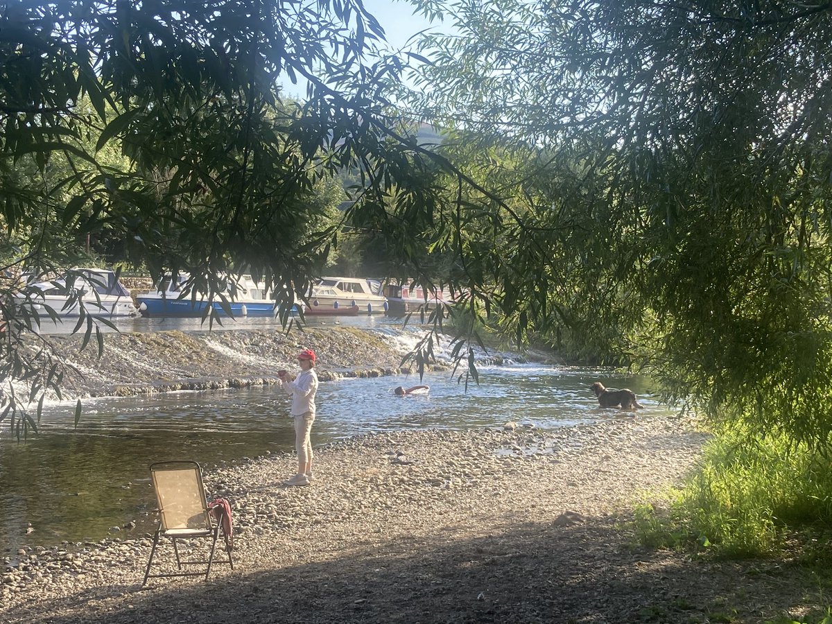 La_Riverain's tweet photo. A little bit of heaven: wild swimming at the weir, Graignamanagh, Co. Kilkenny. #BarrowWay 

Hoping to swim here during the week. https://t.co/JFL1WPt7cw