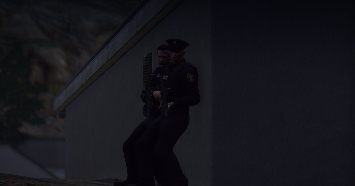 rp_sar's tweet photo. Sneaky police officers hiding in the shadows!

📸 - 1572 | B. Lucas

#FiveM #GTAV #GTA #GTARP #FiveMRP #RP #sarrp #fmpd #sanandreas #police #lawenforcement #sneaky https://t.co/92qJRIa5Re