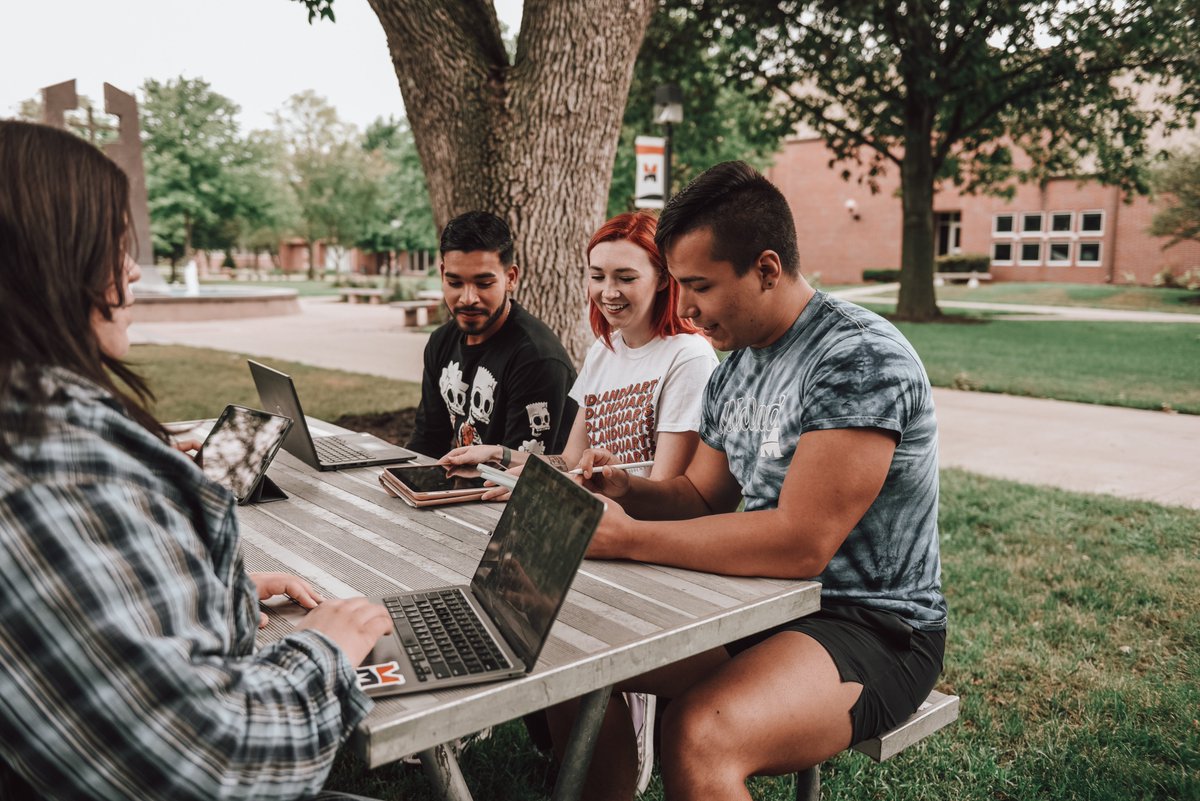 Happy first day of classes to our Fall starts! 🤓📚 What are you the most excited for this semester?