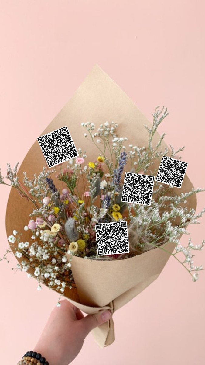 babyqueenation's tweet image. 💐: @babyqueen 

"these flowers are for you... are you #feelinglazy yet? 💤"