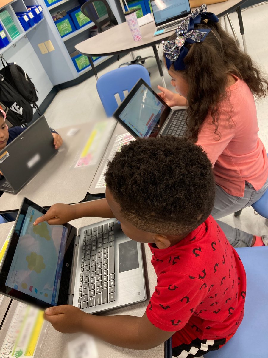 LenardITC's tweet photo. Ms. Cessna’s 2nd graders worked on their problem solving skills using tangrams on BrainingCamp. @brainingcamp @PWCSNews #VNESwildcats https://t.co/XrId0P91We