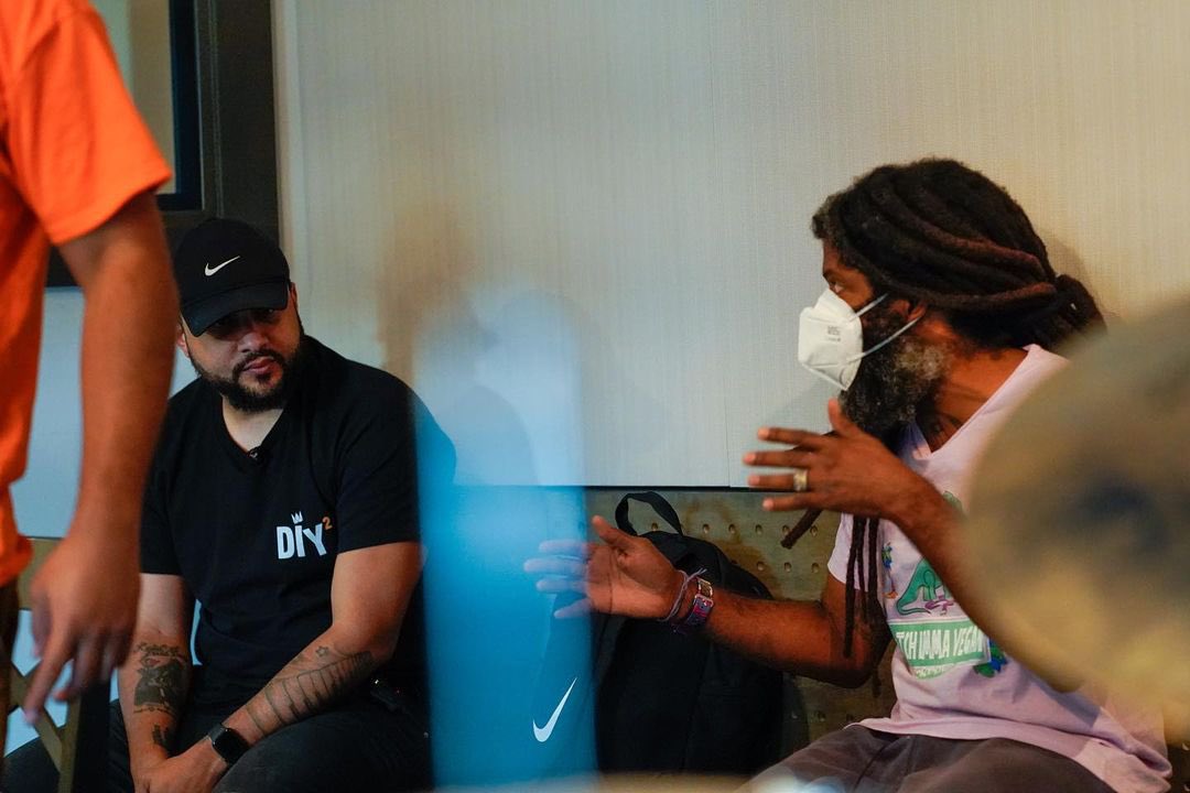 CurtissKing's tweet photo. Mentorship fills me up. Especially when you get to work with creatives open to your suggestions and they get to see the results in real time.
Thank you @MURS for inviting me to this beautiful program you’re building with #GroundWaves & @musicdistrictfc
Fort Collins, CO 💙 https://t.co/ZIJ1MQiidR