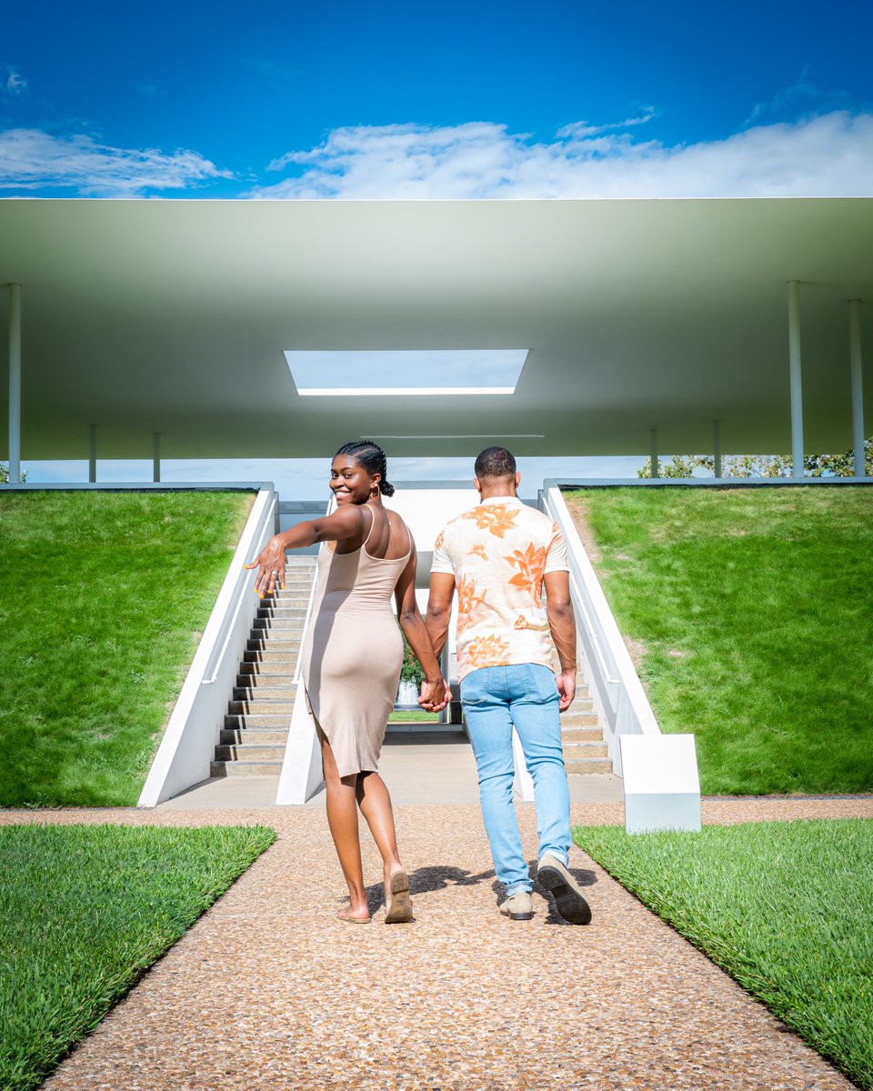 EraOfMarco_'s tweet photo. “The Best Thing to Hold Onto in Life is Each Other” 👩🏾‍❤️‍💋‍👨🏾 https://t.co/SeX4MfiXGx
