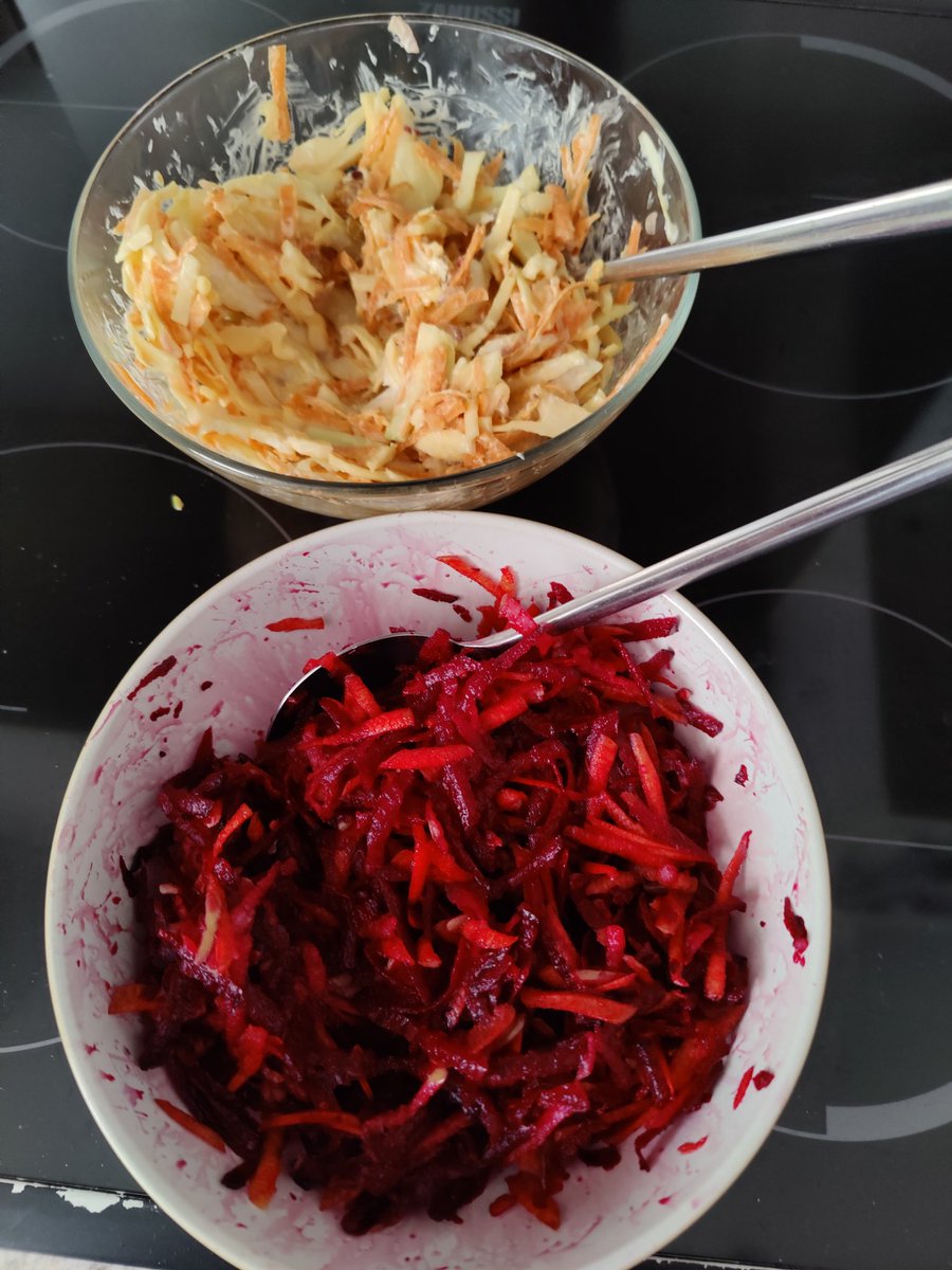 MatKillward's tweet photo. Colourful veg ready for dinner (&amp; maybe a few more meals) courtesy of @OddboxLDN 
Coleslaw &amp; beetroot salad 😋
#NursesActive isn't just about getting moving, it's about encouraging better habits, including what we use to fuel that movement.
#WeActiveChallenge 
#FatGirlGettingFit https://t.co/9g3jFCSfeR