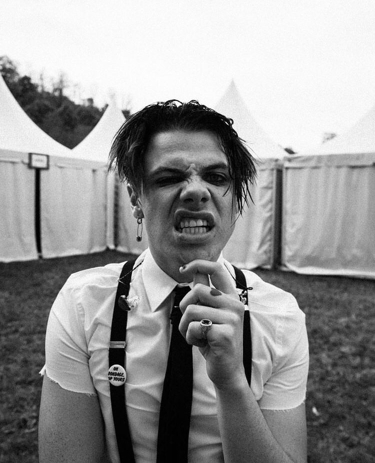 Chyann619's tweet photo. TISSUES. TOMORROW. Are you ready!? I know I am. ๐ค๐ถ
#Yungblud #DominicHarrison #BHC #TheBlackHeartsClub #YBtissues https://t.co/IE4rDcg2bK