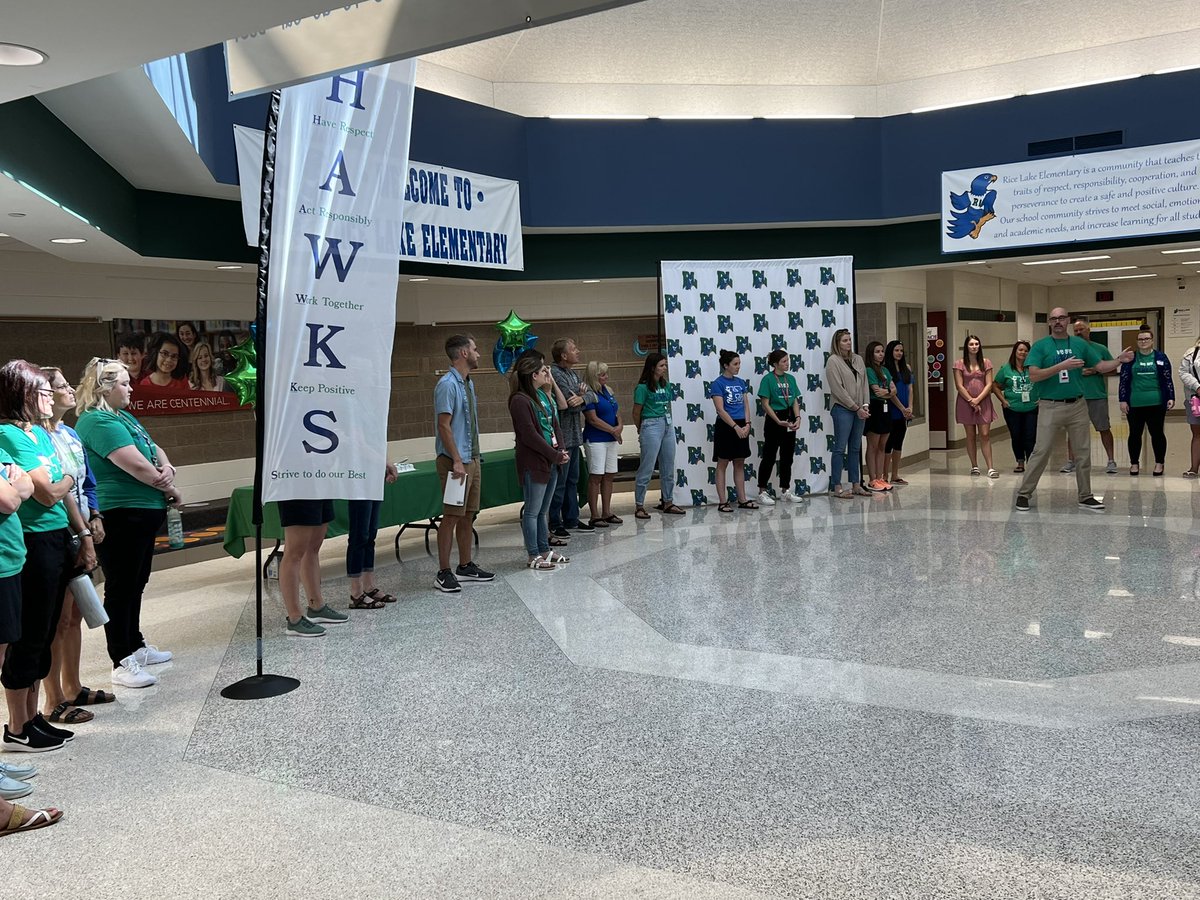 jholmberg1's tweet photo. Happy 30th Birthday Rice Lake Elementary!  A great staff welcoming all students each day has been the same for 30 years!!  #centennialproud #timeflieswhenhavingfun #greatstaff https://t.co/C4fQK2L9NR