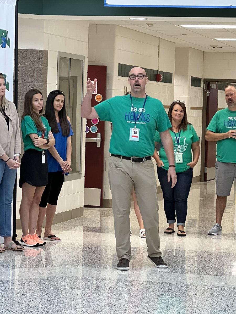 jholmberg1's tweet photo. Happy 30th Birthday Rice Lake Elementary!  A great staff welcoming all students each day has been the same for 30 years!!  #centennialproud #timeflieswhenhavingfun #greatstaff https://t.co/C4fQK2L9NR