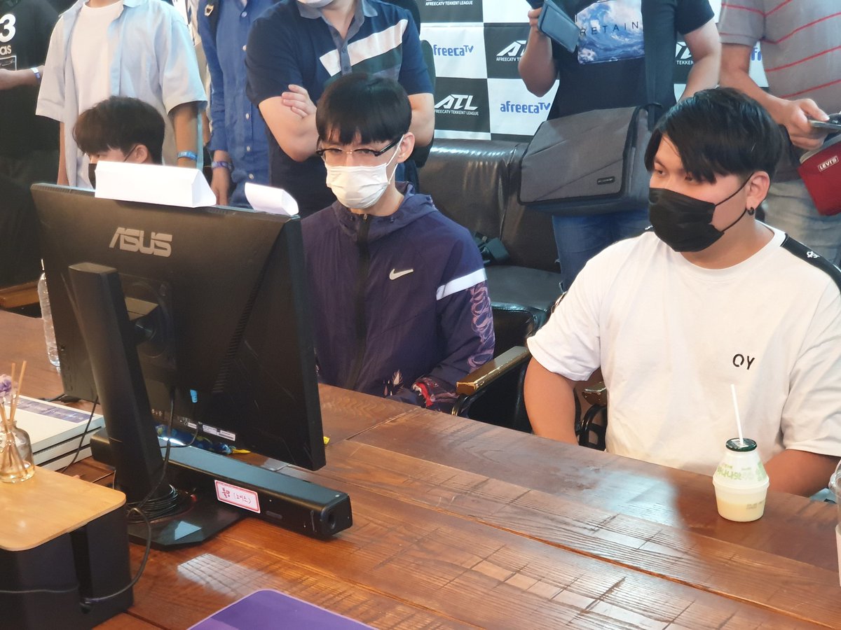 rangchu123's tweet photo. Evo 2014 Grand final again. https://t.co/MfsIcMQsNx