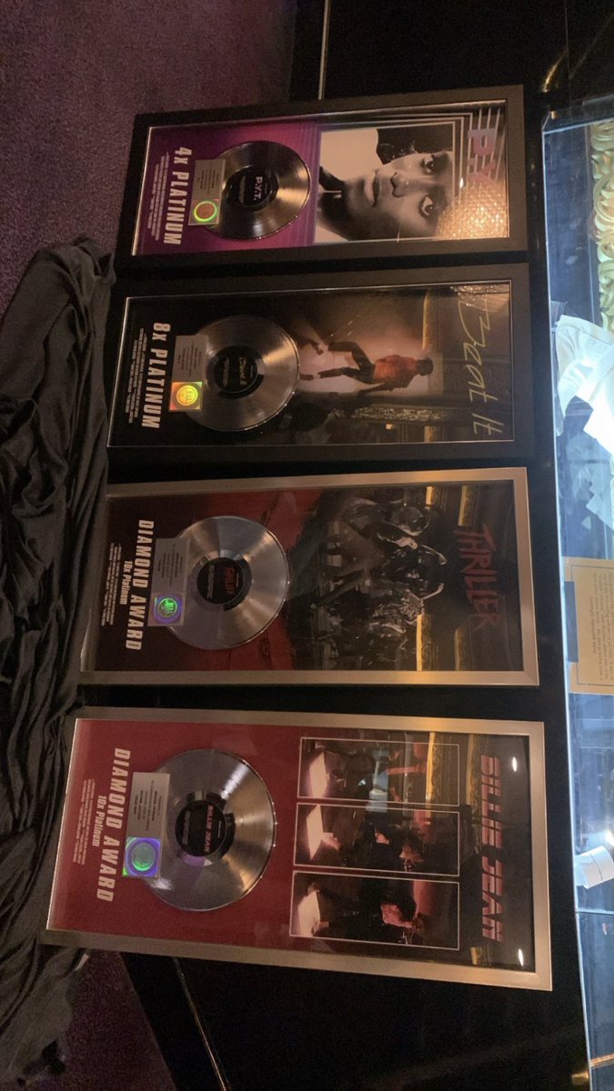 AkhilJaxxn's tweet photo. So Apparently RIAA has certified two of Michael Jackson's singles Diamond: Billie Jean & Thriller. The other two singles, Beat It & PYT has certified as 8รplat & 4รplatย respectively. RIAA will either publish this on their website shortly or just before the release of #Thriller40 https://t.co/vM0mR8DzNk