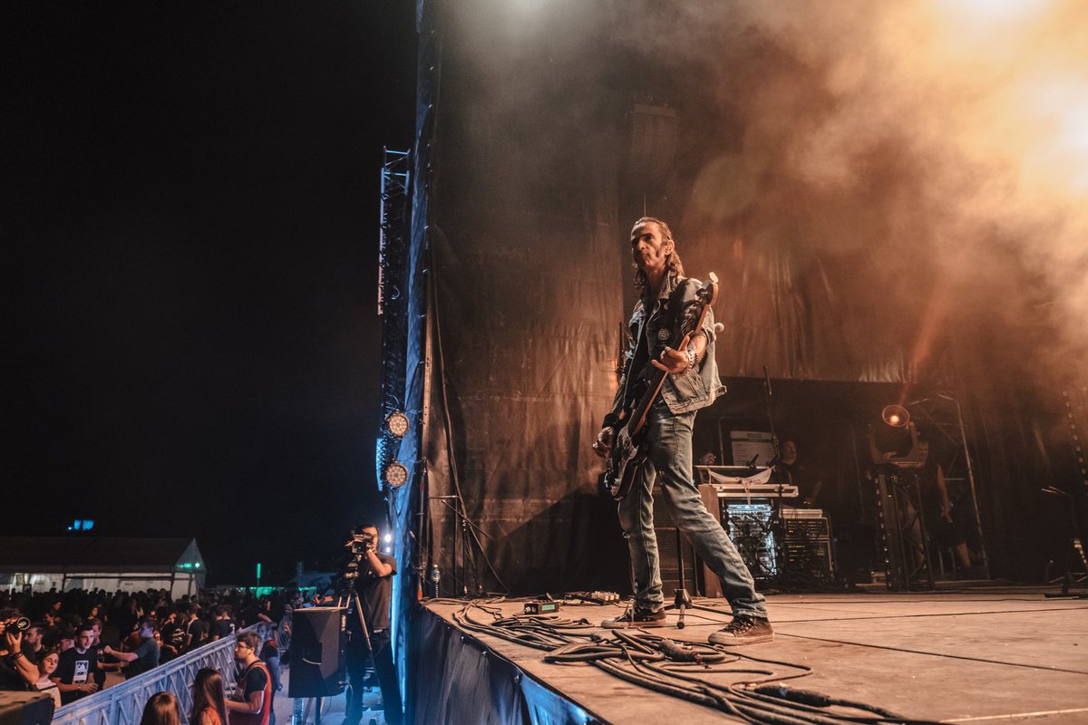 Hatortxurock's tweet photo. #HTX26 📸 Argazki bilduma
🎶 Delirium Tremens
.
.
.
#hatortxu #deliriumtremens #auzolana #elkartasuna #hatortxurock #musikajaialdia #jaialdia #denaketxera #zeruahelmuga #etxera https://t.co/RToVZYUHbO