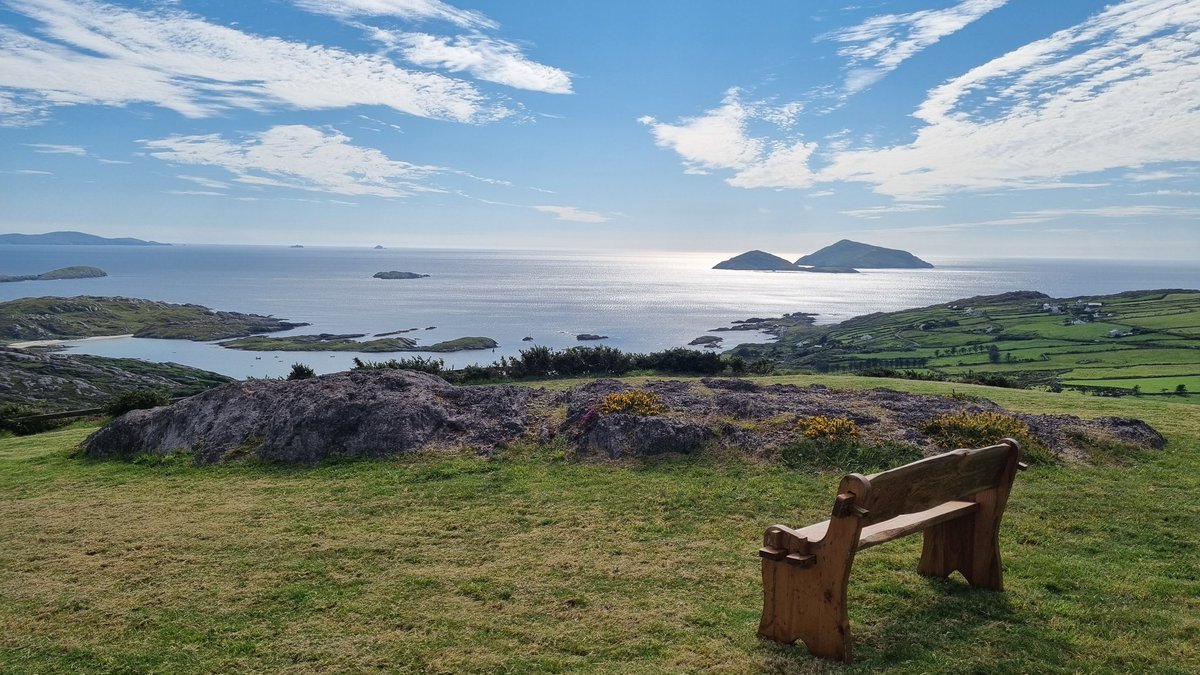 PeterDoingLife's tweet photo. I could sit here for a very long time...

#kerry #ringofkerry #ireland #emeraldisle #peaceful https://t.co/RNYJSMJmXY