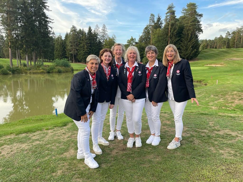 AJGolfThinking's tweet image. England Senior Women’s Team ready and raring to go for the European Team Championships in Slovenia this week. Play well 🏴󠁧󠁢󠁥󠁮󠁧󠁿👍