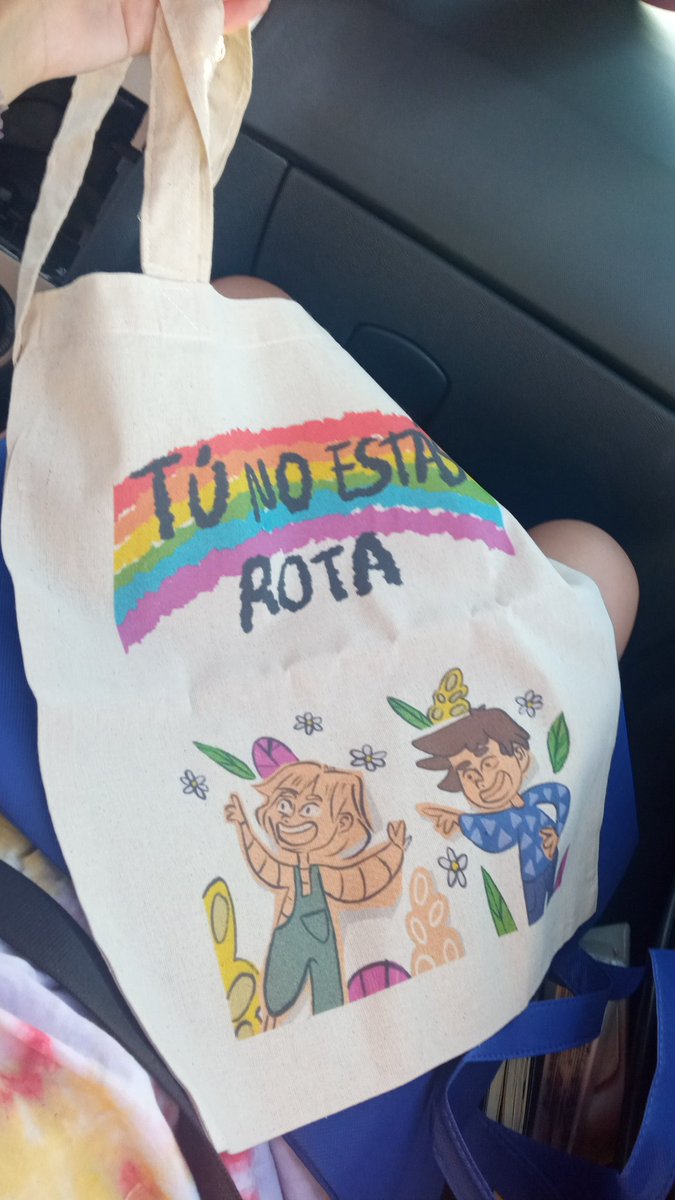 LlamameLucky's tweet photo. Ya está hecha la bolsita.Esta a la venta si la compráis me ayudáis a poder sacar mi libro sobre la depresion🥰✨Interesado MD . #help #helptheartist #tunoestasrota https://t.co/yprPAjzBbY