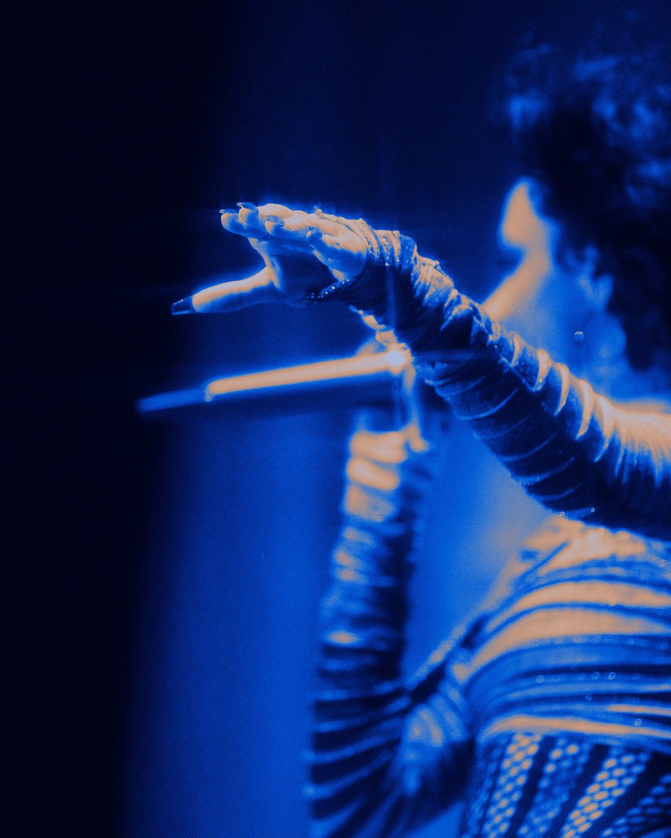 LIVE // <a href="/Kehlani/">Kehlani</a> dazzled fans on the Minneapolis stop of the “Blue Water Road Trip” tour, fostering a gorgeous community. Read more here:

giggoer.com/2022/08/29/keh…
