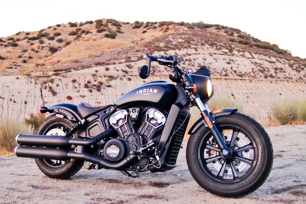 MercadoU77's tweet photo. My brother has got one badass bike. Indian Scout Bobber https://t.co/JdxvJJ2jIX