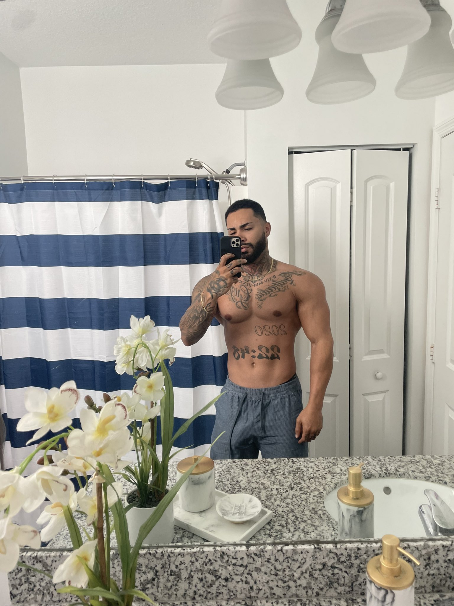LouisRosa on Twitter: "Hungry https://t.co/g6cQnbRPf1" / Twitter