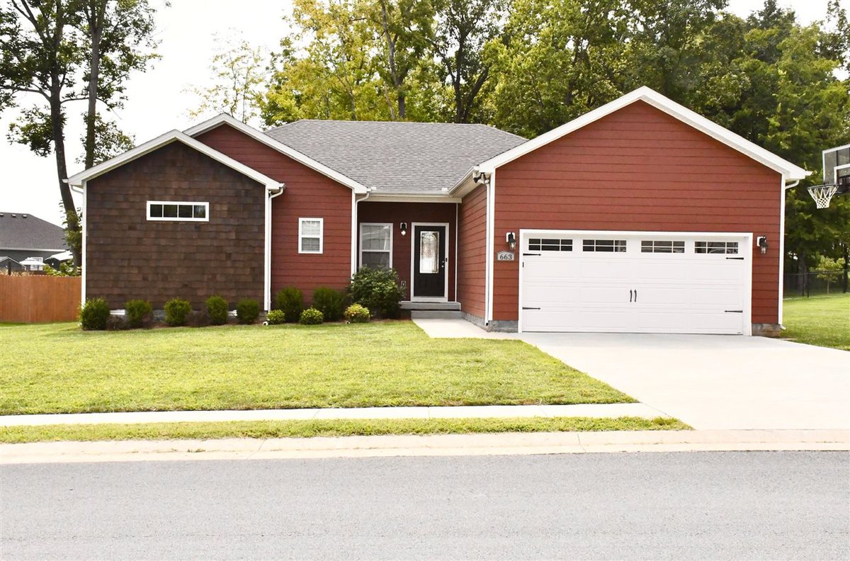 Peerce167's tweet photo. New Listing! $319,900.00, 4BR, 2BA, 663 Red Maple Street, BOWLING GREEN, KY 42101, Full Details https://t.co/UMlZMfujxs https://t.co/S9DQ7aOfjp