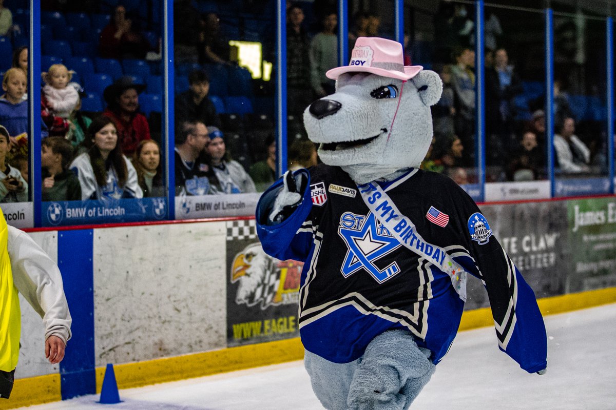 Do you have what it takes to be <a href="/CometThePolar/">Comet</a>? 🐻‍❄️

We're accepting applications for a part-time Mascot/Performer! 

➡️lincolnstars.com/page/show/5527…