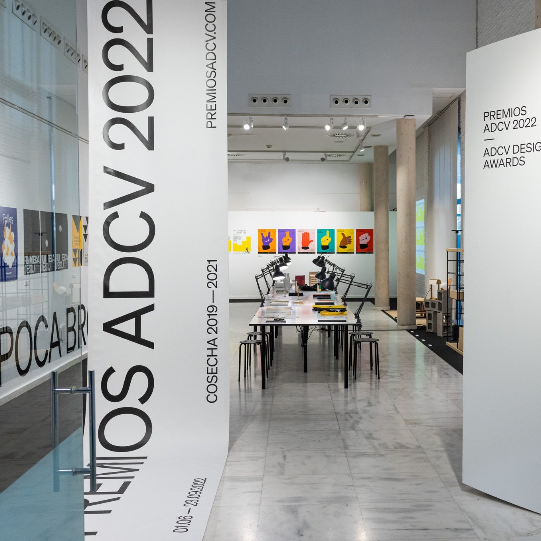 ADCV_com's tweet photo. Los mejores trabajos de diseño de la Comunitat Valenciana de los tres últimos años están reunidos en la exposición ‘Premios ADCV 2022’ 🙃 ¿¿Te la vas a perder??
👉Puedes visitarla hasta el 23.09, en @LasNavesINN
 ➕Info, en: https://t.co/Cnj9ud21EO 
#WDC2022 #SomADCV #PremiosADCV https://t.co/hbNZnyMOsy