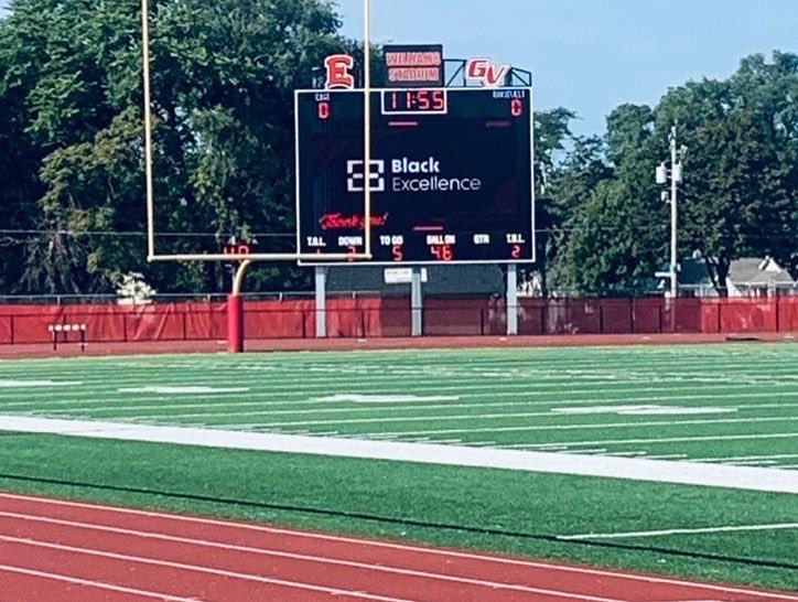 IowaBE's tweet photo. Last Friday, Black Excellence Iowa had the pleasure of providing pregame meals for the East High School Football team. We had a great time interacting with the student-athletes prior to their first game of the year. https://t.co/uiXvMnEjUx
