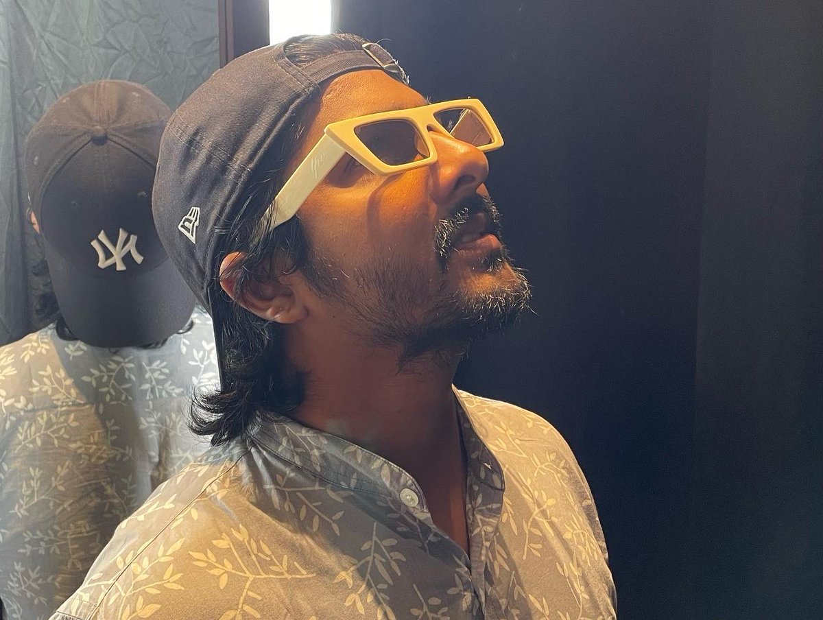 RakithOnline's tweet photo. Believe in the positivity of your future. Do what makes you happy. Always keep trying #rakith #lka #srilanka #islandboy https://t.co/IynDk72iz2