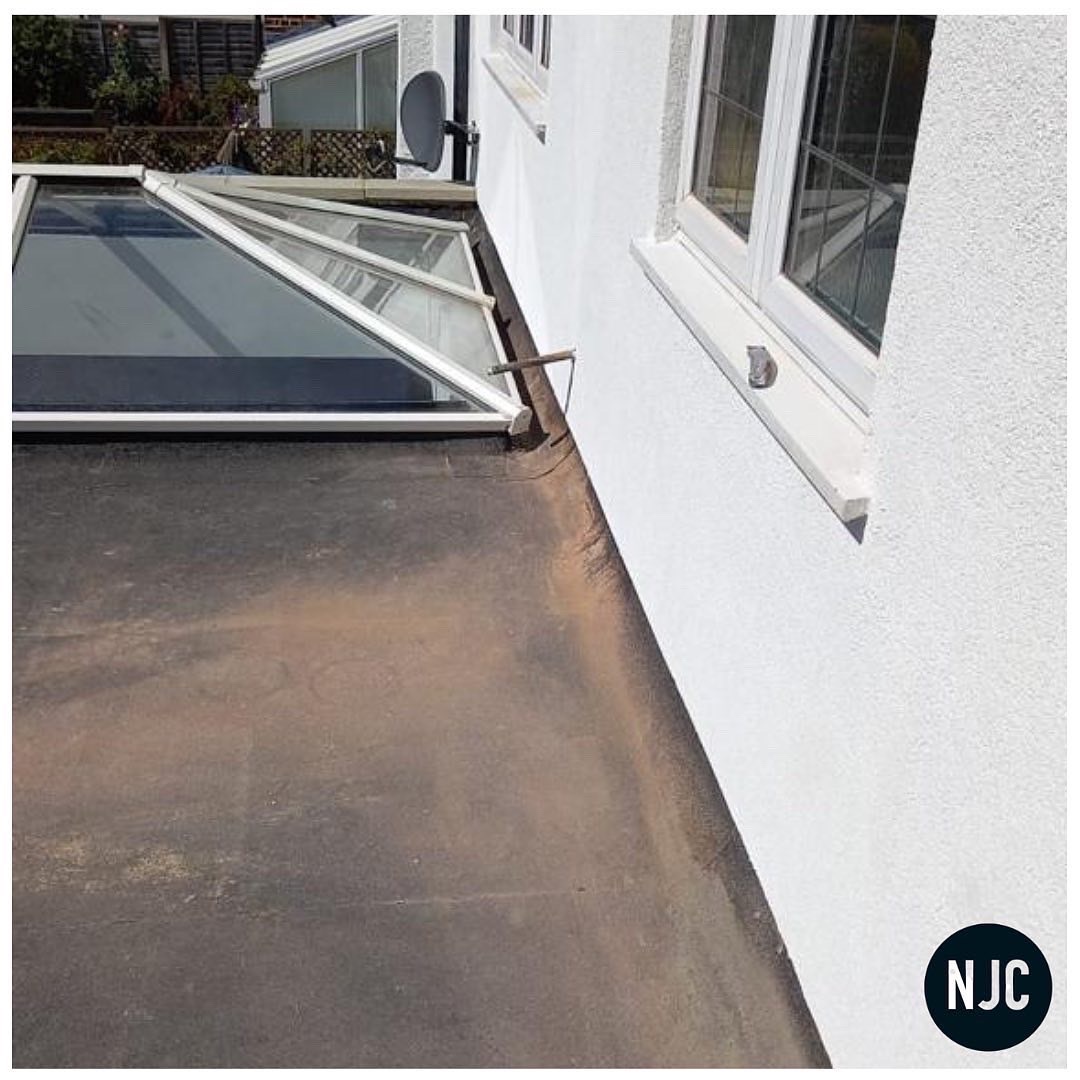 BNJConstruction's tweet photo. Rendering at its finest 🔨 👩🏻‍🍳 
.
.

#bromleybuilders #build #newhomes #extensions #loft #tidysite #cleansite #site #chislehurst #brickwall #bricklayer #bricklayers #rendering #buildersofig #construction #roofing #roofingcontractor #constructionlife #projects https://t.co/eCGPMW7GH0