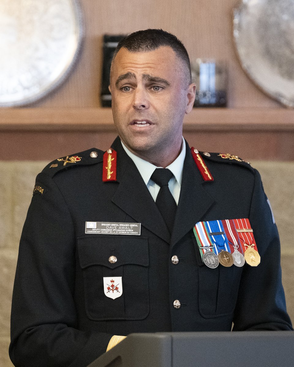 3CdnDiv3DivCA's tweet photo. We extend our gratitude to Brigadier-General Awalt for the insight and guidance he brought to the role of Deputy Commander and we wish him all the best for the future. 

📸: Rob Schwartz https://t.co/wq5T9uiGsA
