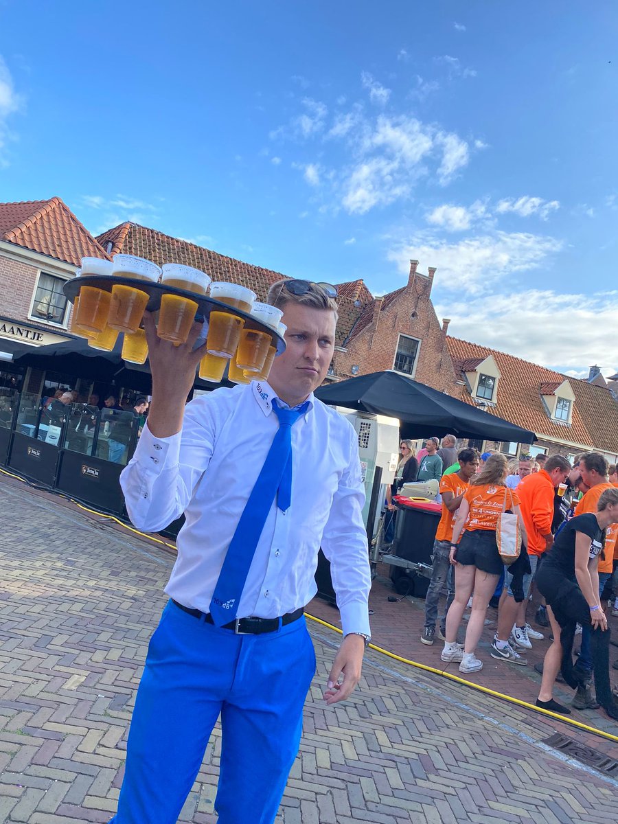 Het is de traditie bij De Band, de start van het seizoen begint in #Vollenhove en zo ook dit jaar weer....     

103db.eu/nieuws/2022/vo…