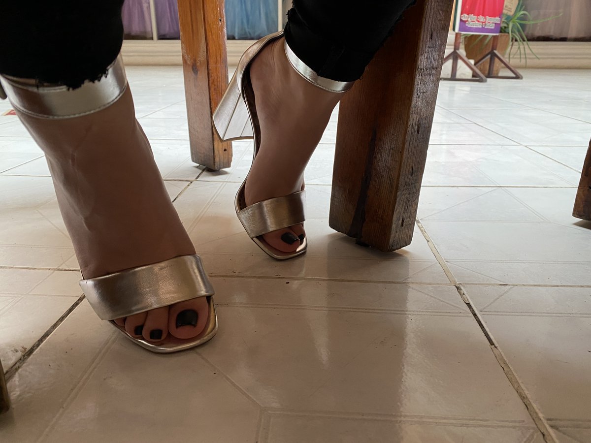 yourangiequeen's tweet photo. Who wants to smell my feet in public? https://t.co/l2ouuOOlL5