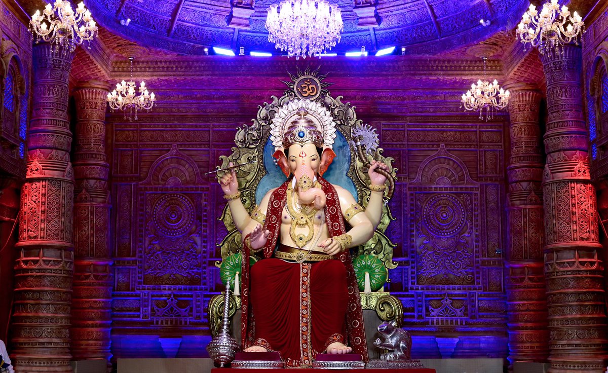 LalbaugchaRaja's tweet photo. लालबागचा राजा सार्वजनिक गणेशोत्सव मंडळ
लालबागचा राजा चे प्रथम दर्शन 

Lalbaugcha Raja First Look 

Subscribe YouTube channel for live darshan of Lalbaugcha Raja 2022.

https://t.co/JHfRNkkYHe

#lalbaugcharaja https://t.co/8PtXXyE1FW