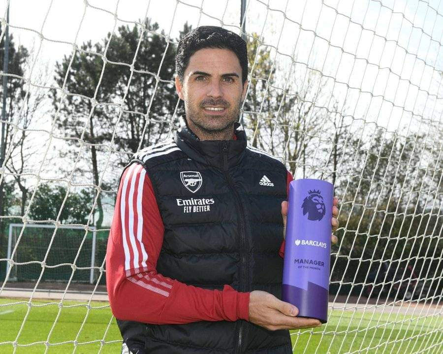 ArakunrinSugar's tweet photo. Four wins in four games, two clean sheets, 11 goals scored, top of the table. Surely Mikel Arteta deserves the manager of the month (August)

Zinchenko | Nketiah | Tielemans | Ramsdale | Arsenal | Arteta and Edu https://t.co/ikMyYuUUgS