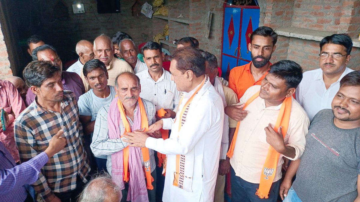 Ramkhelawanbjp's tweet photo. #अमरपाटन के आज ग्राम पंचायत सरिया से, ग्राम मझटोलवा (कुंआ) मनकीसर, सोनवर्षा,कंदवारी आदि ग्राम के वरिष्ठ-जनों,युवा साथियों द्वारा विभिन्न राजनैतिक दलों को छोड़ कर भारतीय जनता पार्टी की सदस्यता ग्रहण की।

आप सभी का साथ अमरपाटन विधानसभा क्षेत्र के विकास की नई इबारत लिखेगा। 
(1/3) https://t.co/0uKutQ54YY