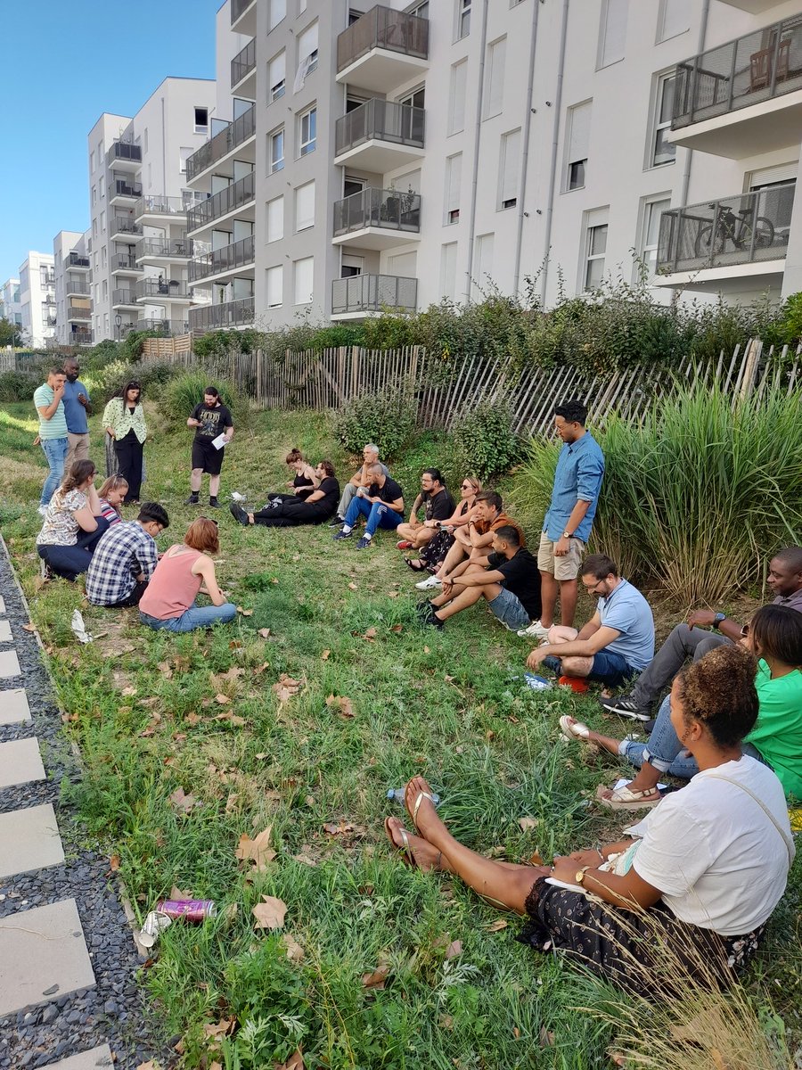 LeoLagrangeLyon's tweet photo. Pour bien préparer la nouvelle rentrée scolaire 2022-23, les adjoints, directeurs/trices et coordinateurs se sont retrouvés pour le traditionnel séminaire de travail. Travail sérieux dans la bonne humeur et la chaleur. Prochaine étape, le 31 Aout avc les équipes @LeoLagrangeLyon https://t.co/VIyqIFzq54
