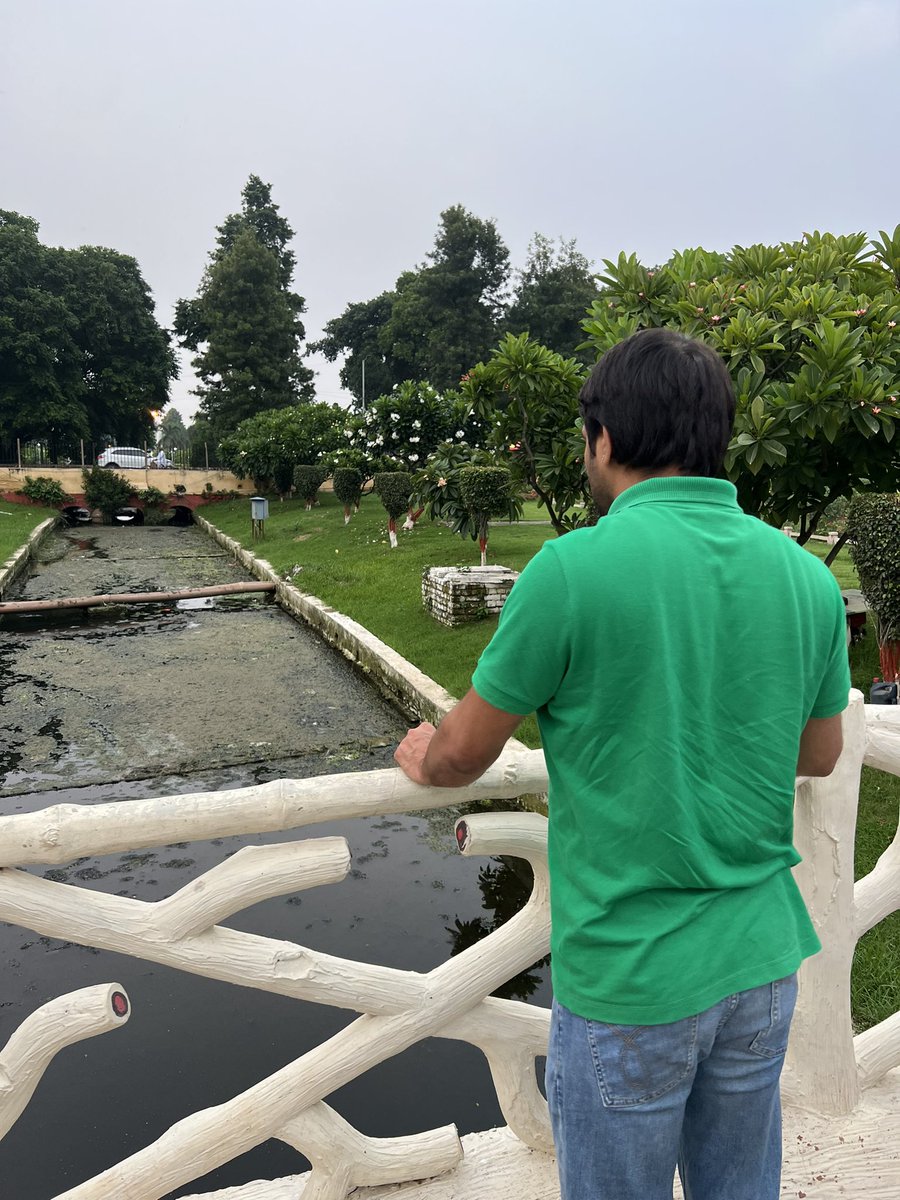TejYadav14's tweet photo. पटना के राजधानी वाटिका में जाकर औचक निरीक्षण किया अधिकारियों को निर्देश दिया कि बेहतर व्यवस्था किया जाए । https://t.co/dQupJXutUA