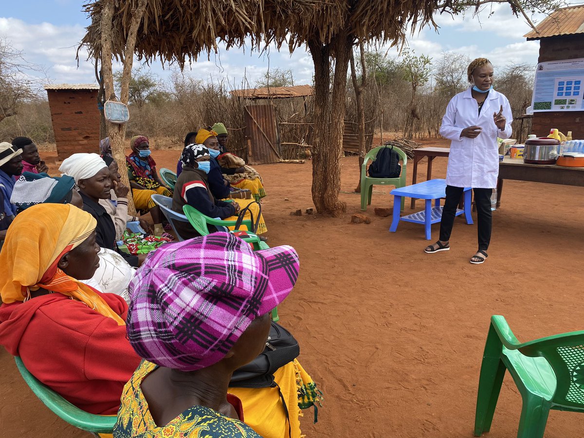 DrKathyKunyanga's tweet image. Validation and Promotion of Integrated Climate-Smart Green Gram Technologies for Improved Livelihoods in Kenya.
Machakos, New/digital Mwangaza group were a happy lot.
3 new value added products on their portfolio!
#KCSAP
#GreenGrams
#CommercialProducts