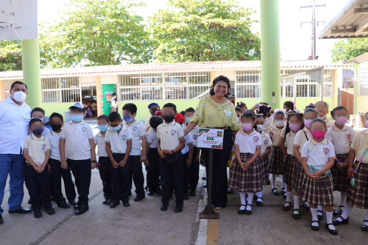 MayteZapata_'s tweet photo. En la escuela primaria Benito Juárez García inauguramos el ciclo escolar 2022 – 2023. Reiteró todo el apoyo de nuestro gobierno para continuar trabajando coordinadamente en la formación integral de los niños y jóvenes cardenenses. https://t.co/dsIcvPeqpH