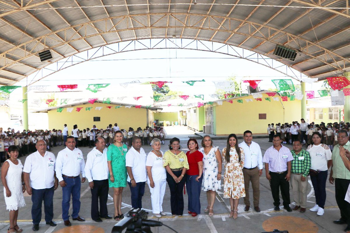 MayteZapata_'s tweet photo. En la escuela primaria Benito Juárez García inauguramos el ciclo escolar 2022 – 2023. Reiteró todo el apoyo de nuestro gobierno para continuar trabajando coordinadamente en la formación integral de los niños y jóvenes cardenenses. https://t.co/dsIcvPeqpH