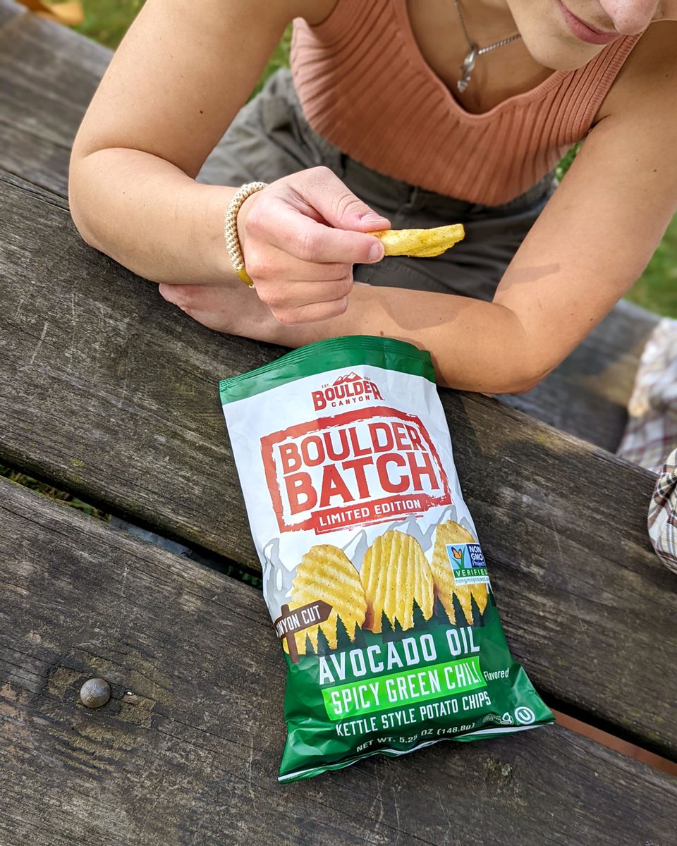 The Spicy Green Chili chip was definitely the snack of the summer, right? 

#spicy #limitededition #chips