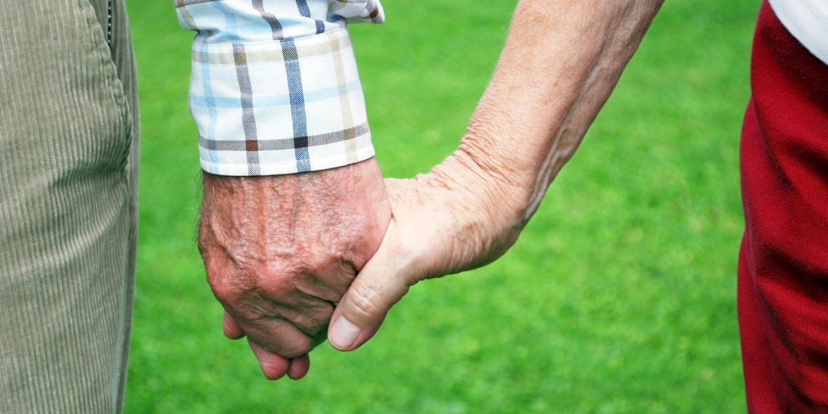 IconaProperties's tweet photo. A community would not be complete without its valued senior members. We believe in building a diversity of housing so that people can age-in-place while enjoying nature. We're proud to support the Port Moody Seniors Friendship Society at the Links to Friendship Golf Tournament. https://t.co/j1KfzrP1Rq