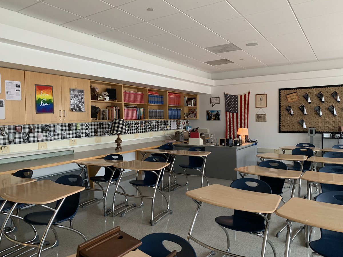 HATS_science's tweet photo. Getting ready for start of 2022-2023 year @HenryAbbottTech . Some cozy history-themed classroom decor in Ms. Sura’s room has been prepared to welcome students back tomorrow ! 🌍 https://t.co/OfVVI0MFtC